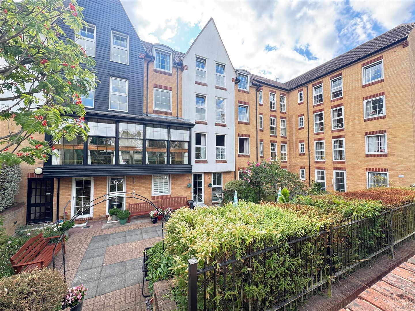 Bellingham Lane, Rayleigh Image 1