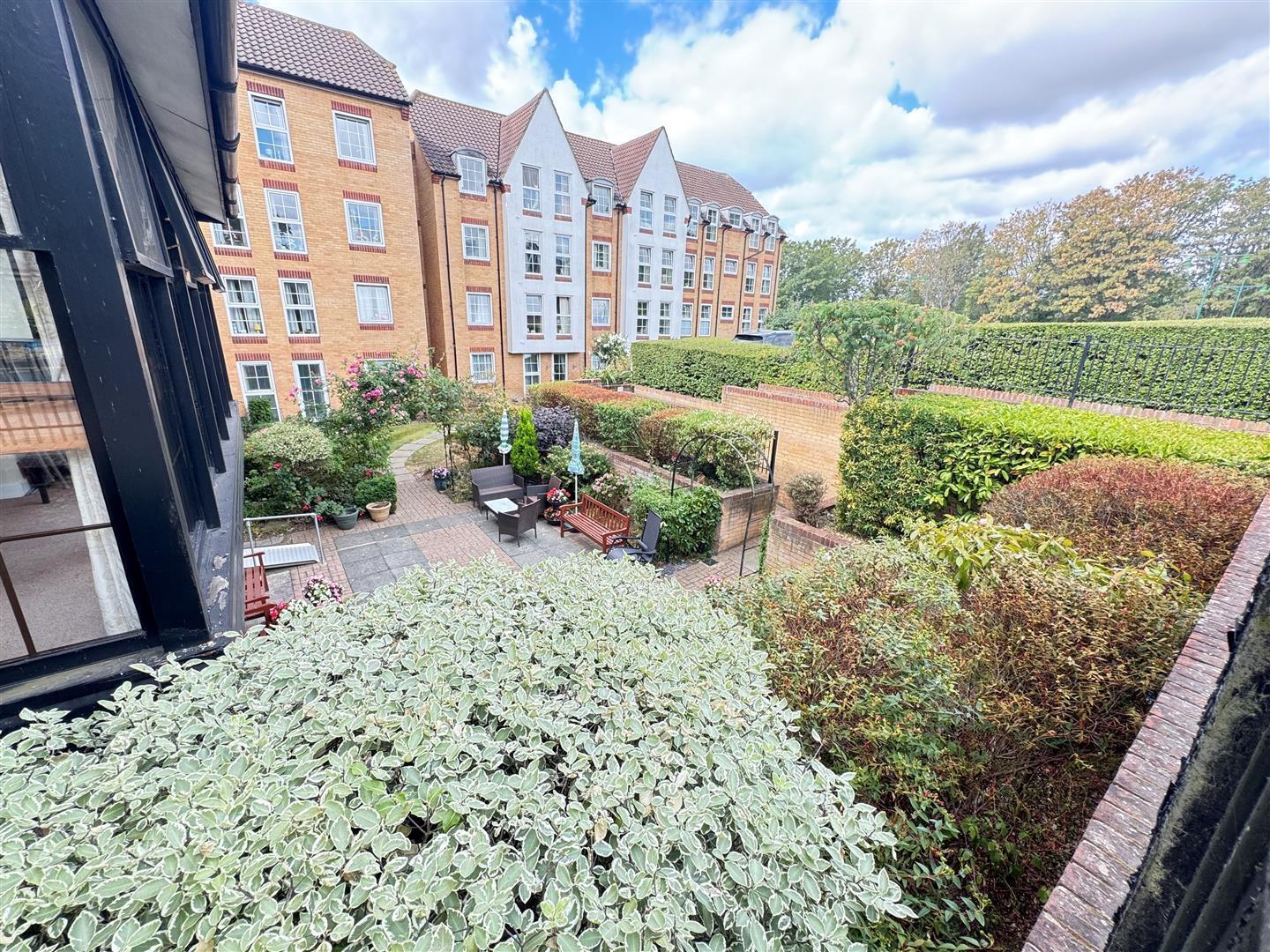 Bellingham Lane, Rayleigh Image 8