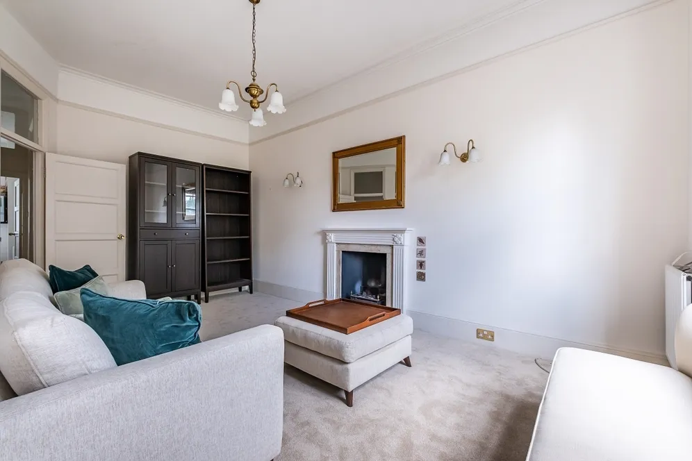 Warwick Square Pimlico SW1V photo 3