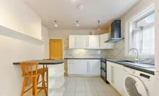Avarn Road London SW17 photo 4