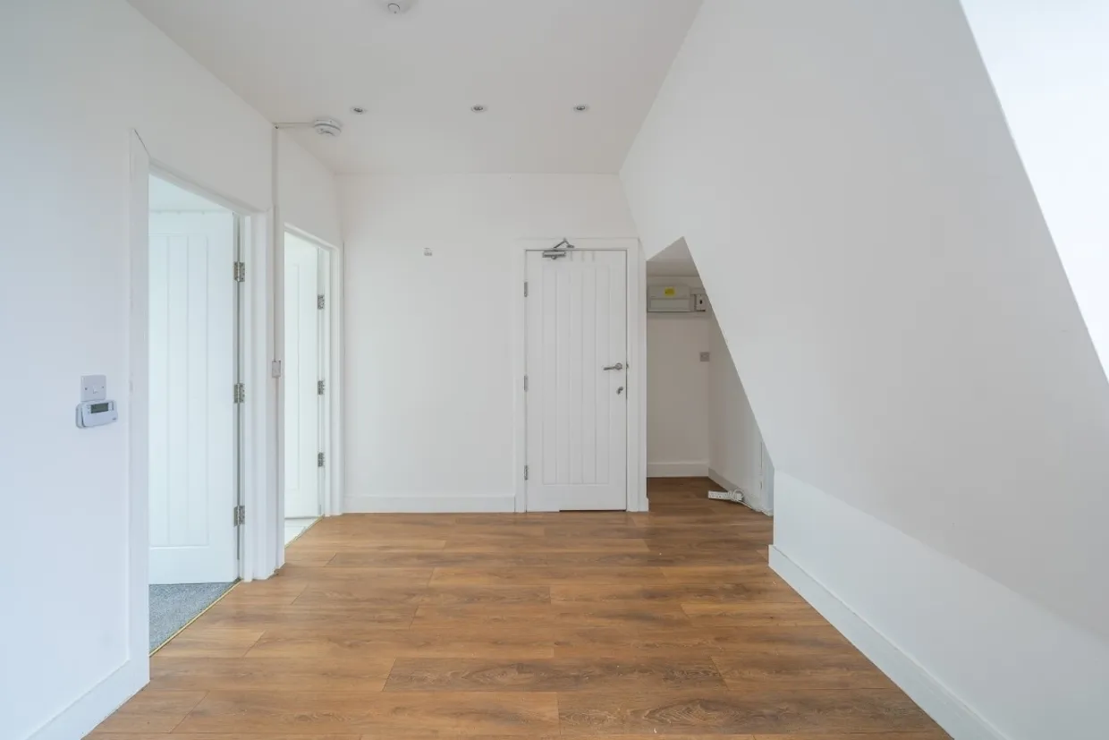 Harewood Road London SW19 photo 6