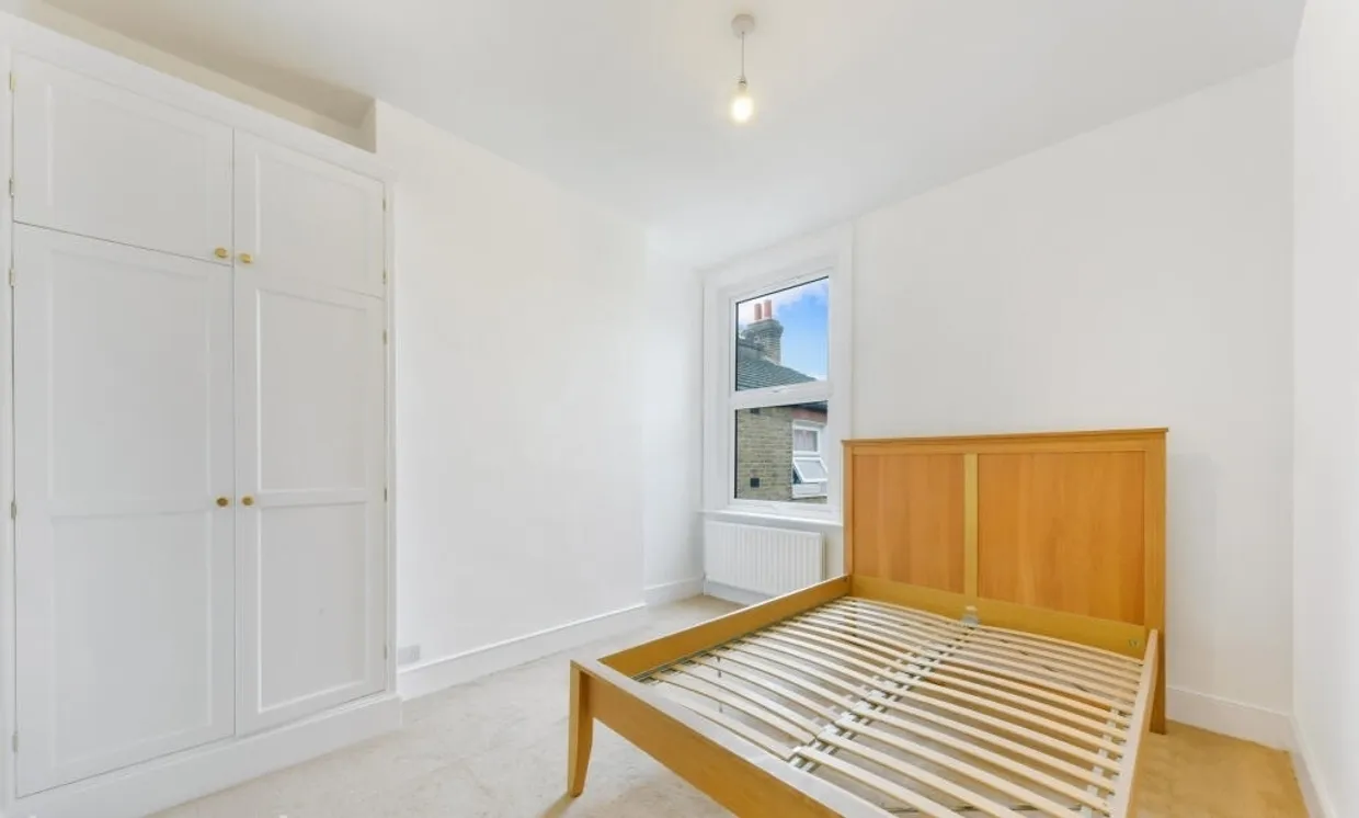 Avarn Road London SW17 photo 5