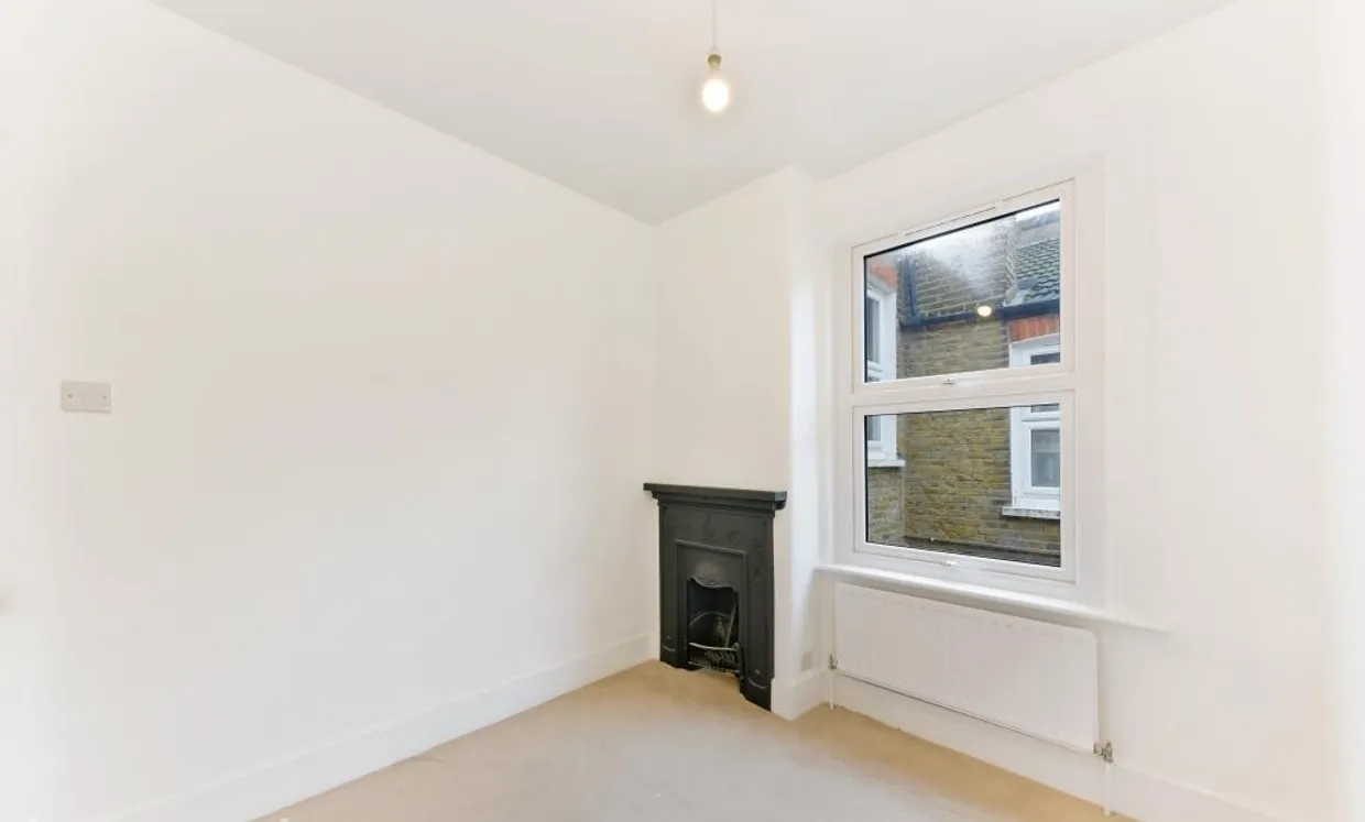 Avarn Road London SW17 photo 6
