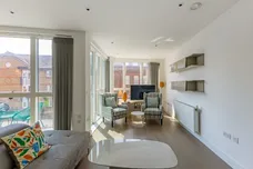 London NW10 photo 2