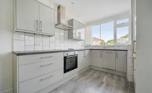 Bampton Close, Marldon, Paignton, Devon, TQ3 photo