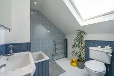 Wilton Avenue, London, W4 photo 14