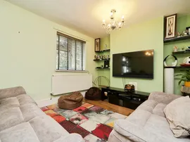 Iveson Drive, LEEDS thumb 3