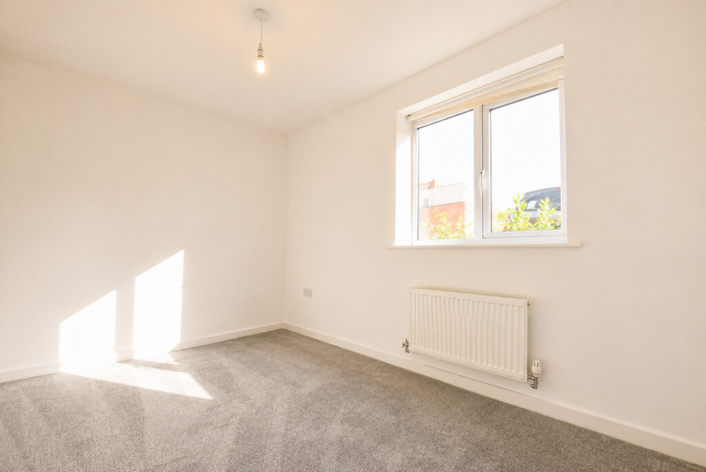 Flat 8 Adams House, 2 Childer Close Image 7