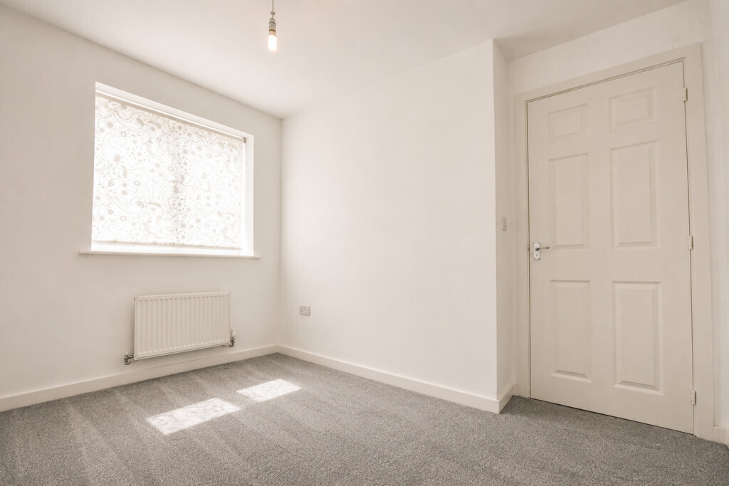 Flat 8 Adams House, 2 Childer Close Image 10