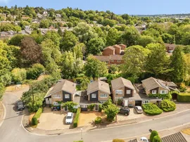 Grange Close, Hertford thumb 2