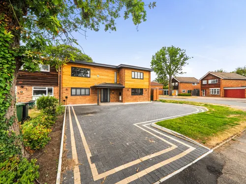 Brackendene, Bricket Wood, St. Albansphoto