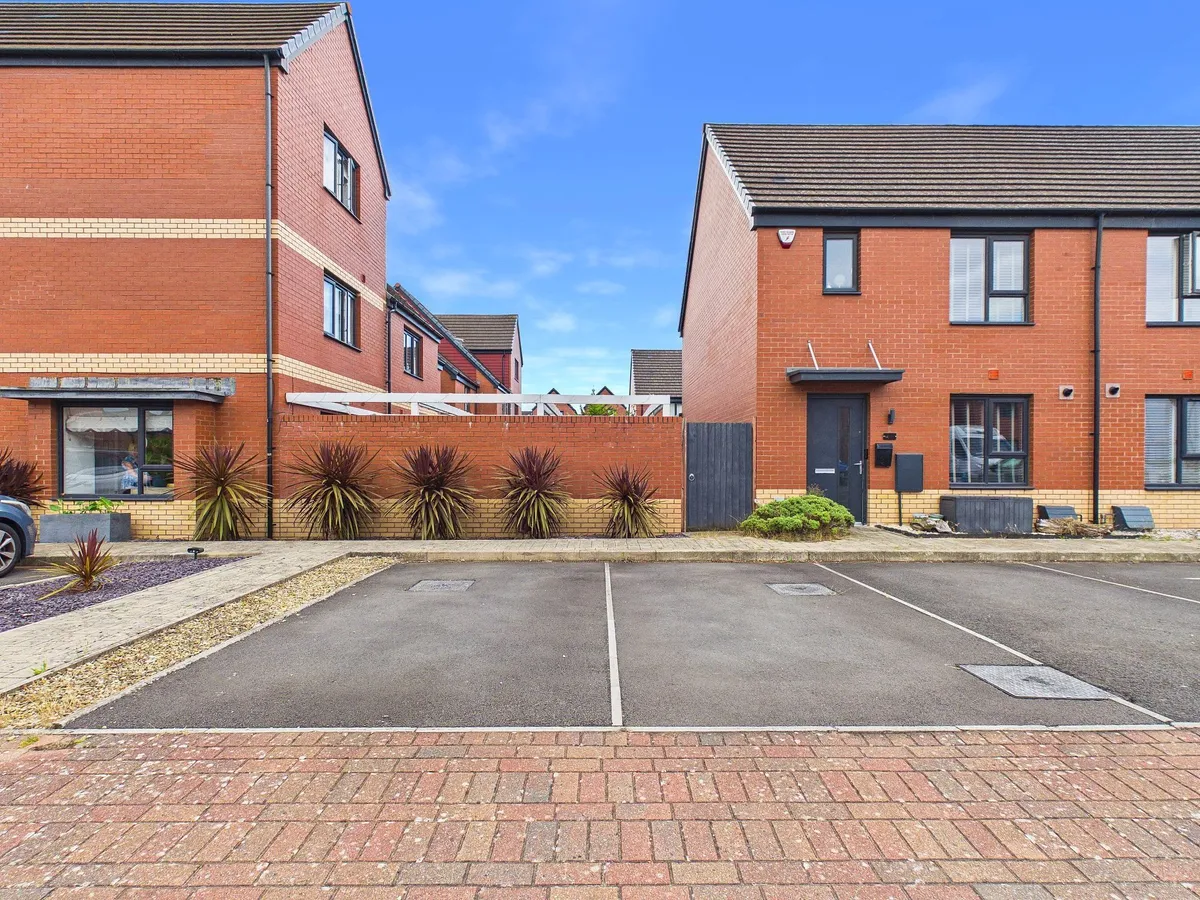 Mariners Walk, Barry, CF62