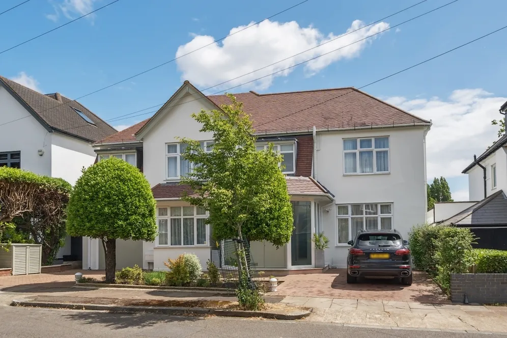 Orchard Avenue London N3 photo 6