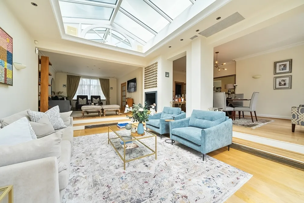 Orchard Avenue London N3 photo 8