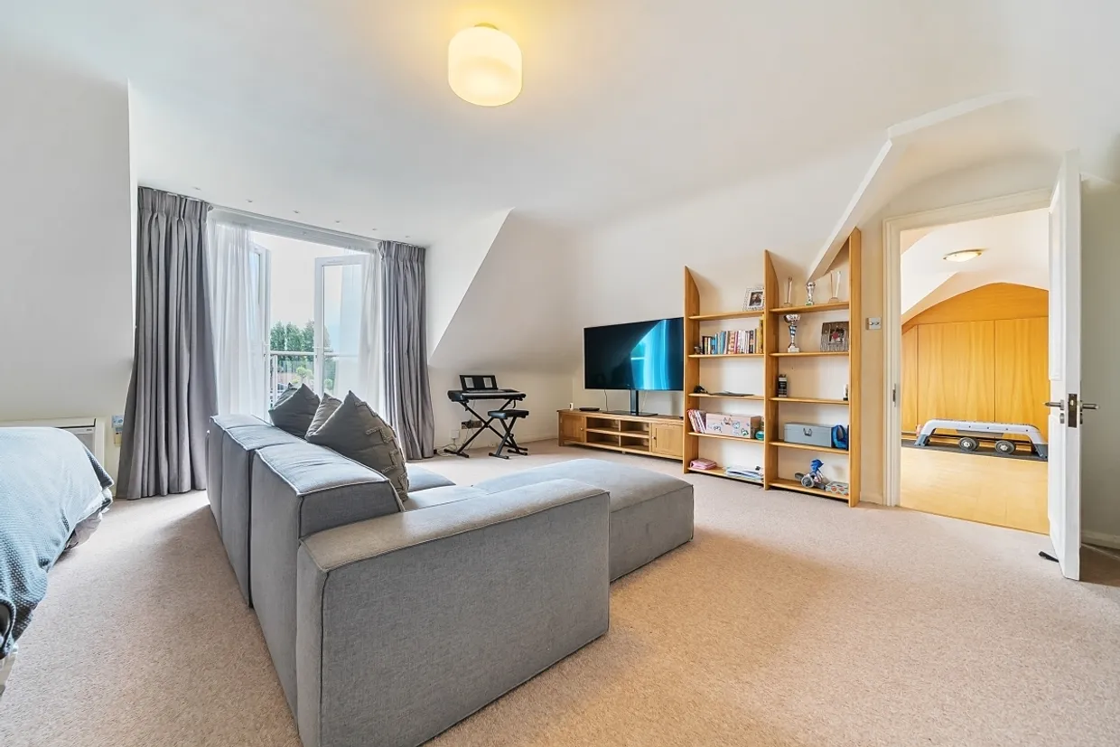 Orchard Avenue London N3 photo 15