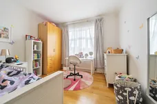 Orchard Avenue London N3 photo 17