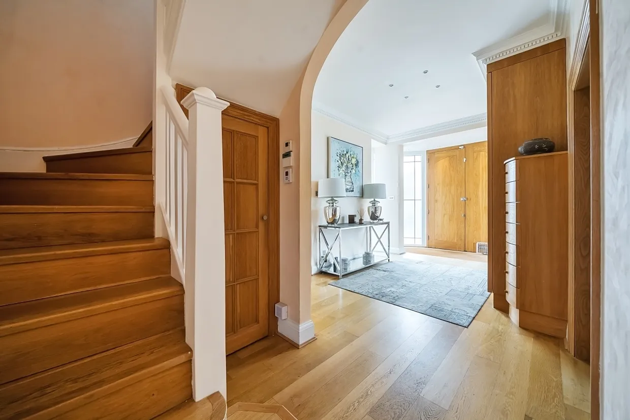 Orchard Avenue London N3 photo 20