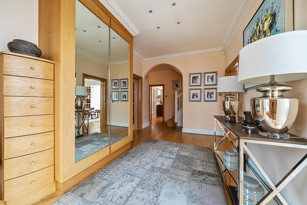 Orchard Avenue London N3 photo 26