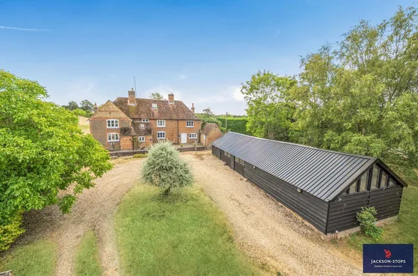Leighton Road, Stoke Hammond, MK17 photo 1