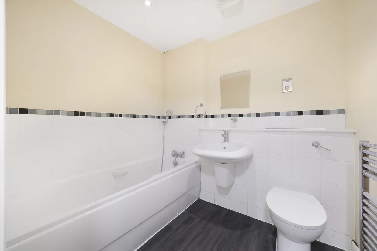 Gibbs Green, Edgware, HA8 photo 7