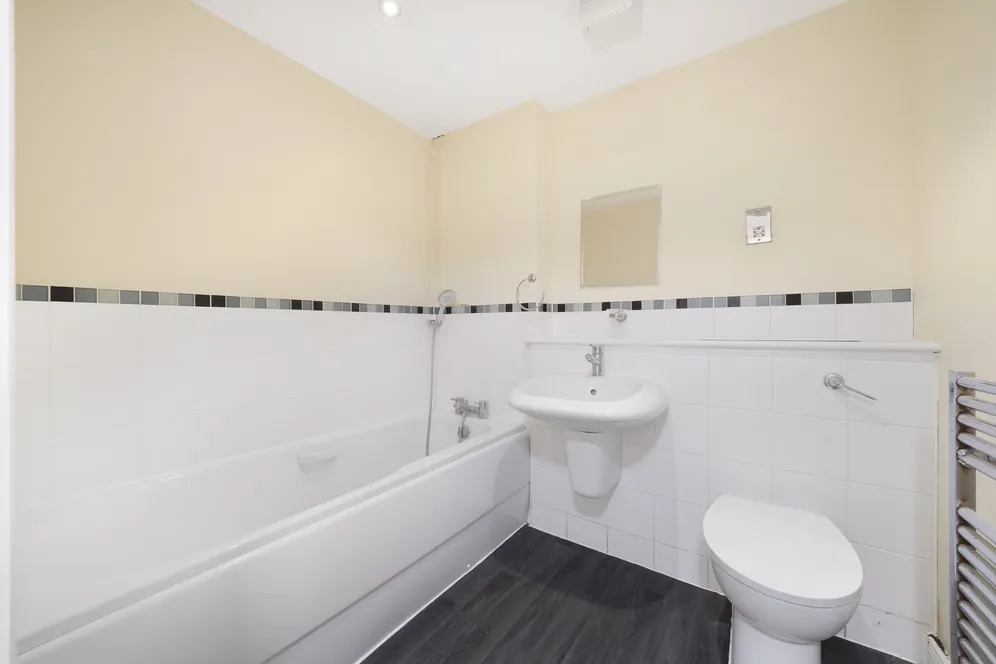 Gibbs Green, Edgware, HA8 photo 7