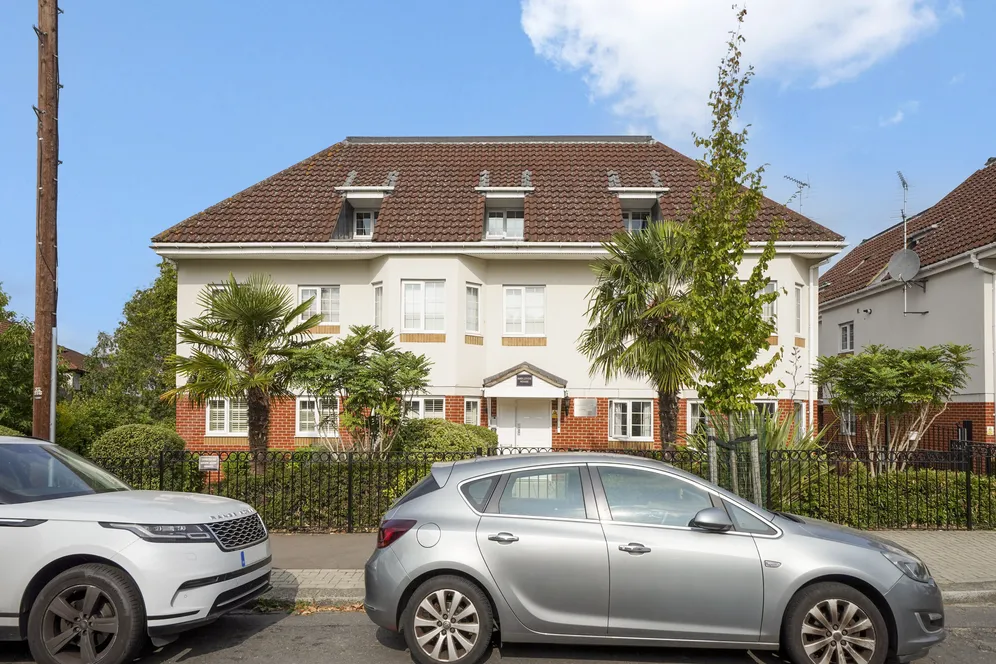 Gibbs Green, Edgware, HA8 photo 10
