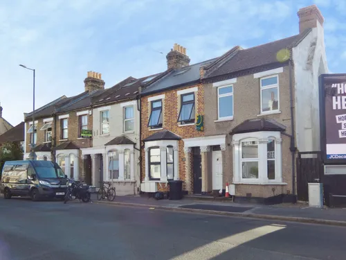 Haydons Road, LONDONphoto