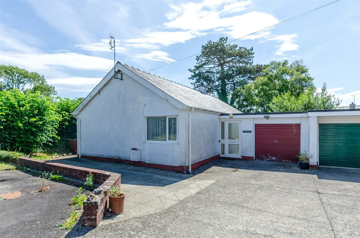 Glan Beuno Estate, Bontnewydd, Caernarfon, Gwynedd, LL55