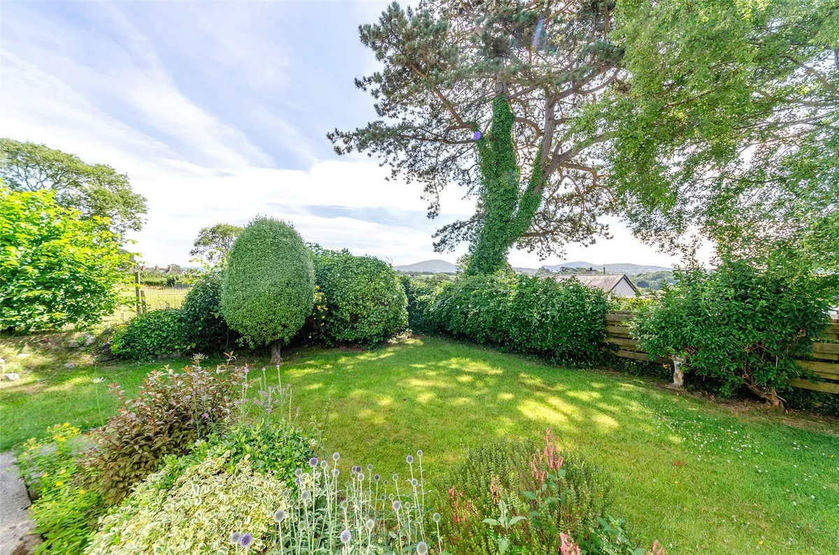 Glan Beuno Estate, Bontnewydd, Caernarfon, Gwynedd, LL55