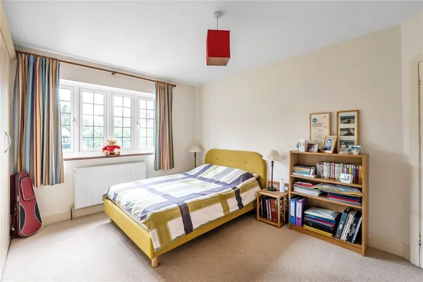 Chichele Road, Oxted, RH8 photo 17
