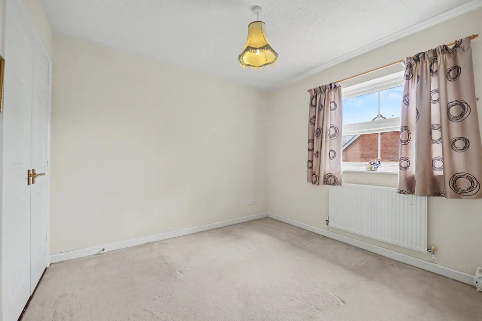 Property carousel item 17