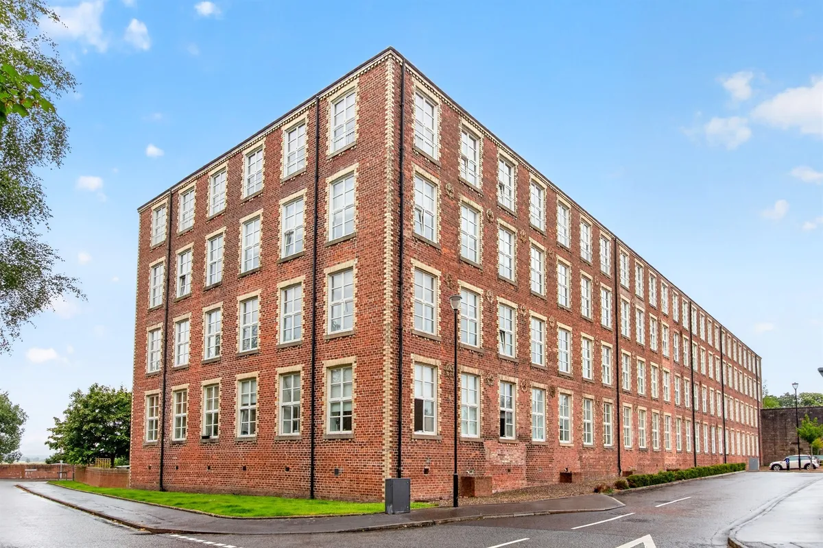 Woolcarder's Court, Cambusbarron, Stirling