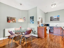 Woolcarder's Court, Cambusbarron, Stirling thumb 3