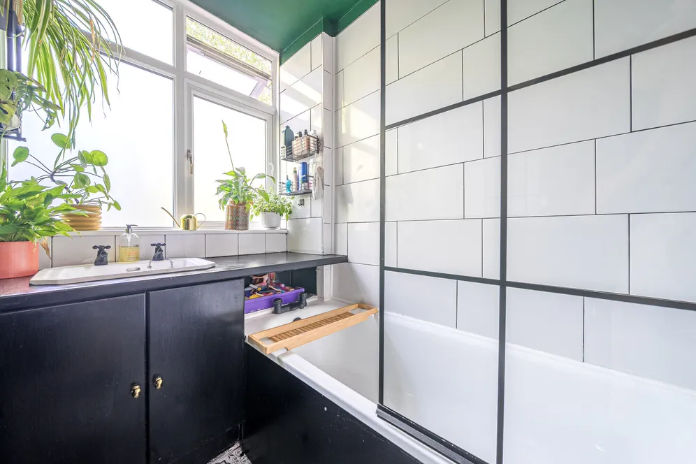 Kingston Road, Epsom, KT17 photo 8