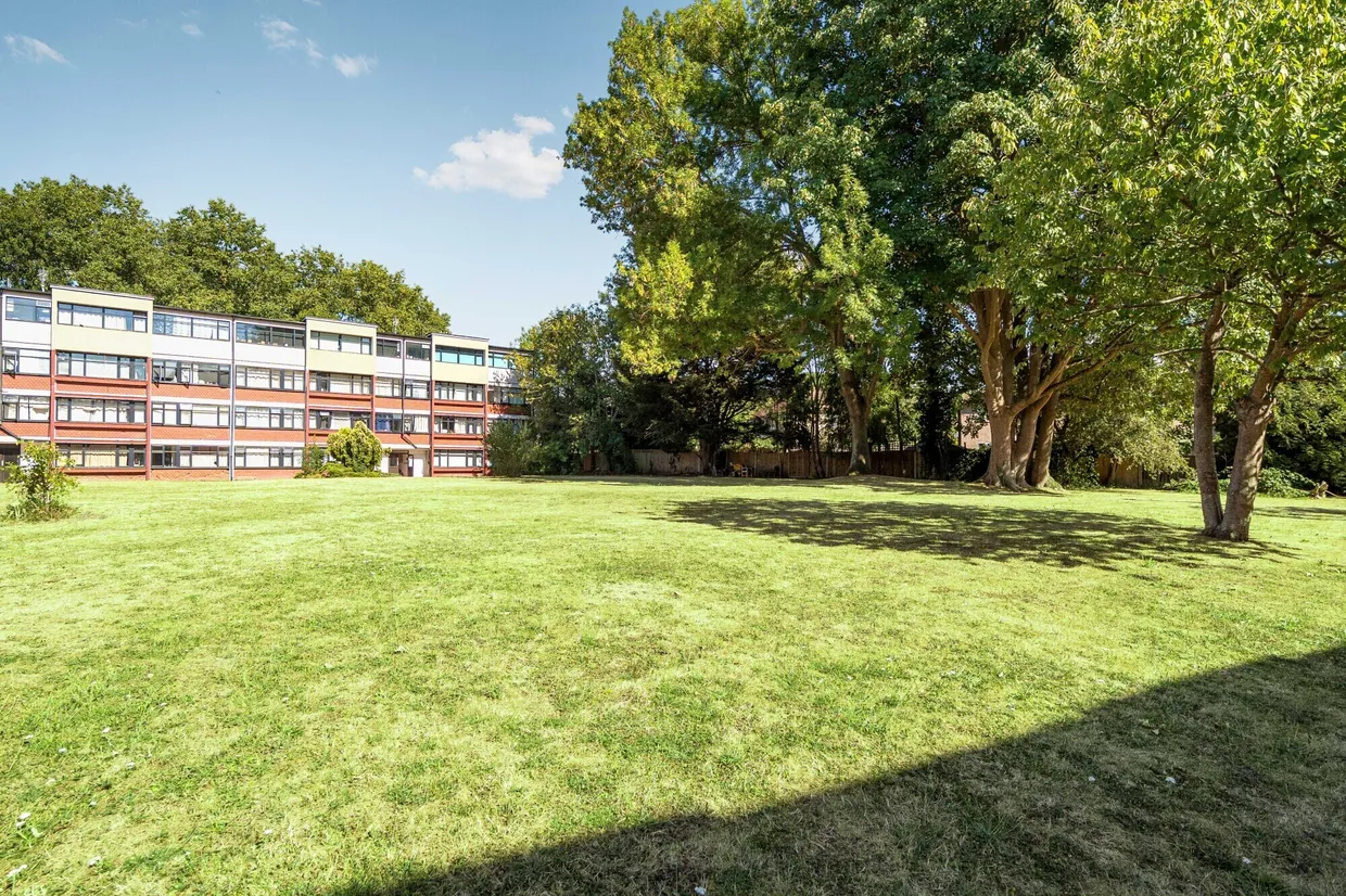 Kingston Road, Epsom, KT17 photo 10