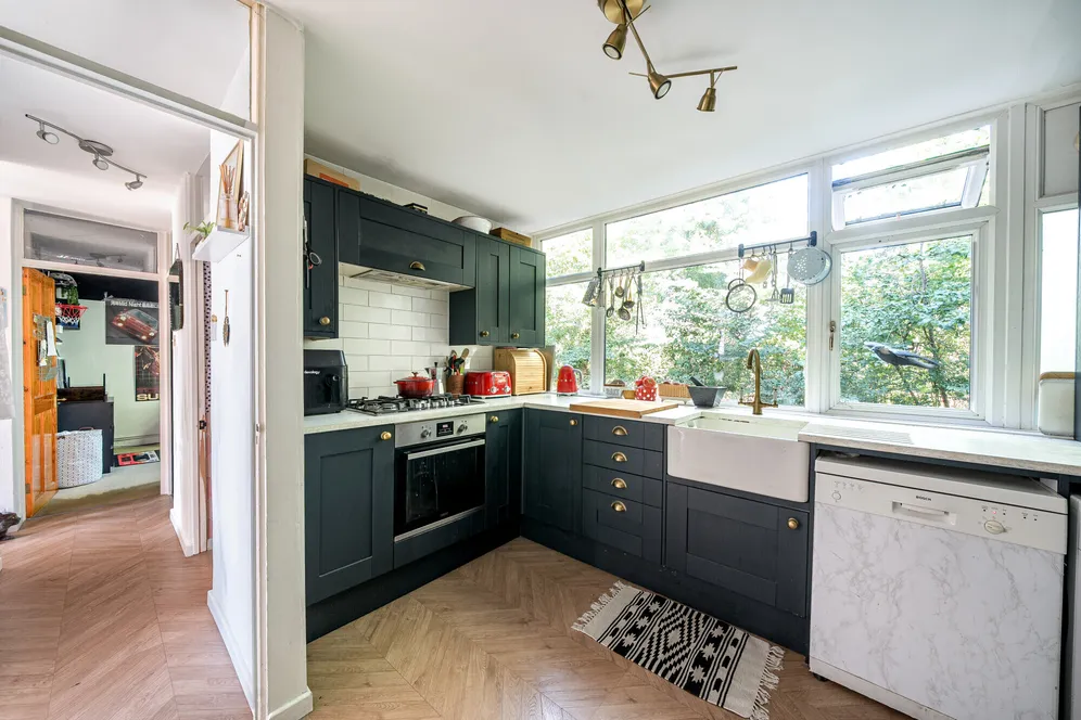 Kingston Road, Epsom, KT17 photo 12