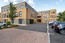 Cornwall Gardens, Taplow, Maidenhead, SL6 photo 1