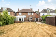 Guildford Road, Horsham, RH12 photo 21