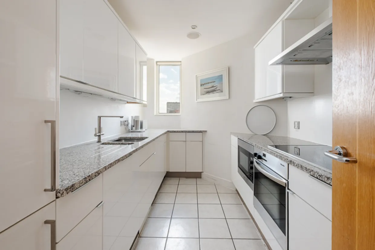 Manchester Road, London, E14 photo 9
