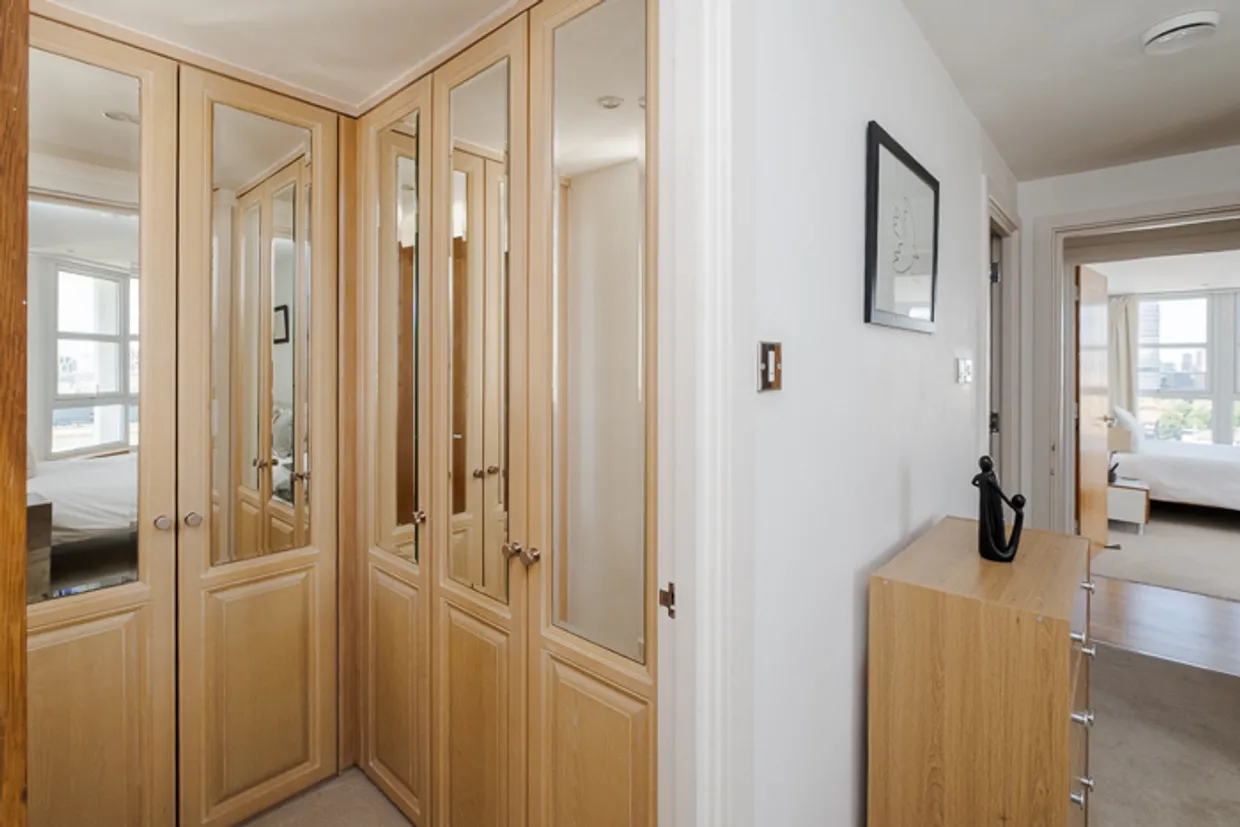 Manchester Road, London, E14 photo 15