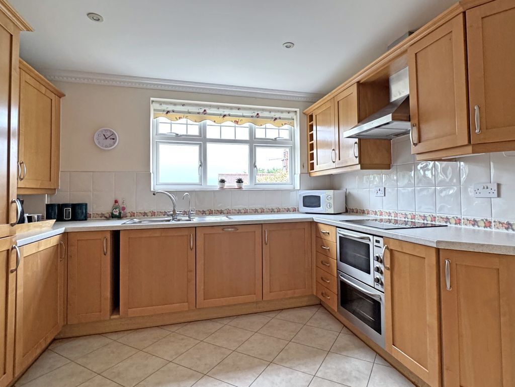 Hillside Road, Sidmouth Image 7