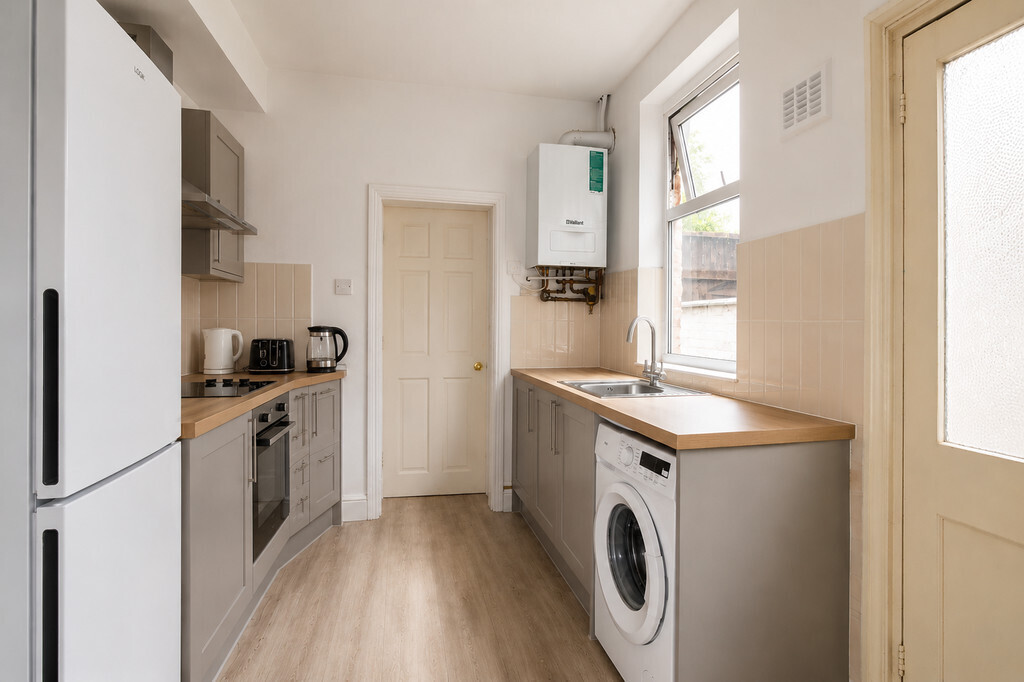 Room 2 of 4, Hollis Road, Coventry Image 2
