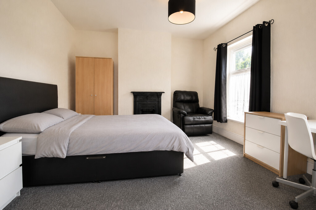 Room 2 of 4, Hollis Road, Coventry Image 5