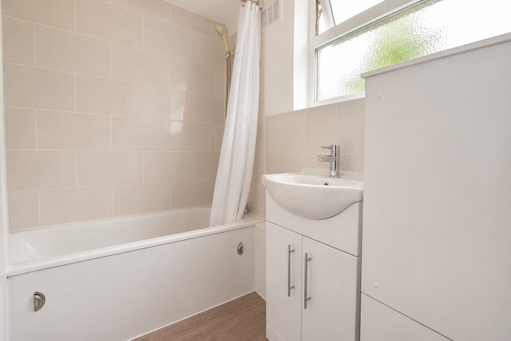 Room 2 of 4, Hollis Road, Coventry Image 7