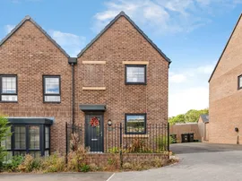 Lincoln Drive, Gedling, Nottingham photo