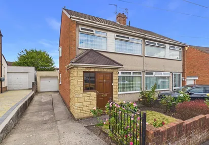 Clovelly Close, St. George, Bristol