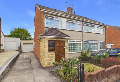 Clovelly Close, St. George, Bristol