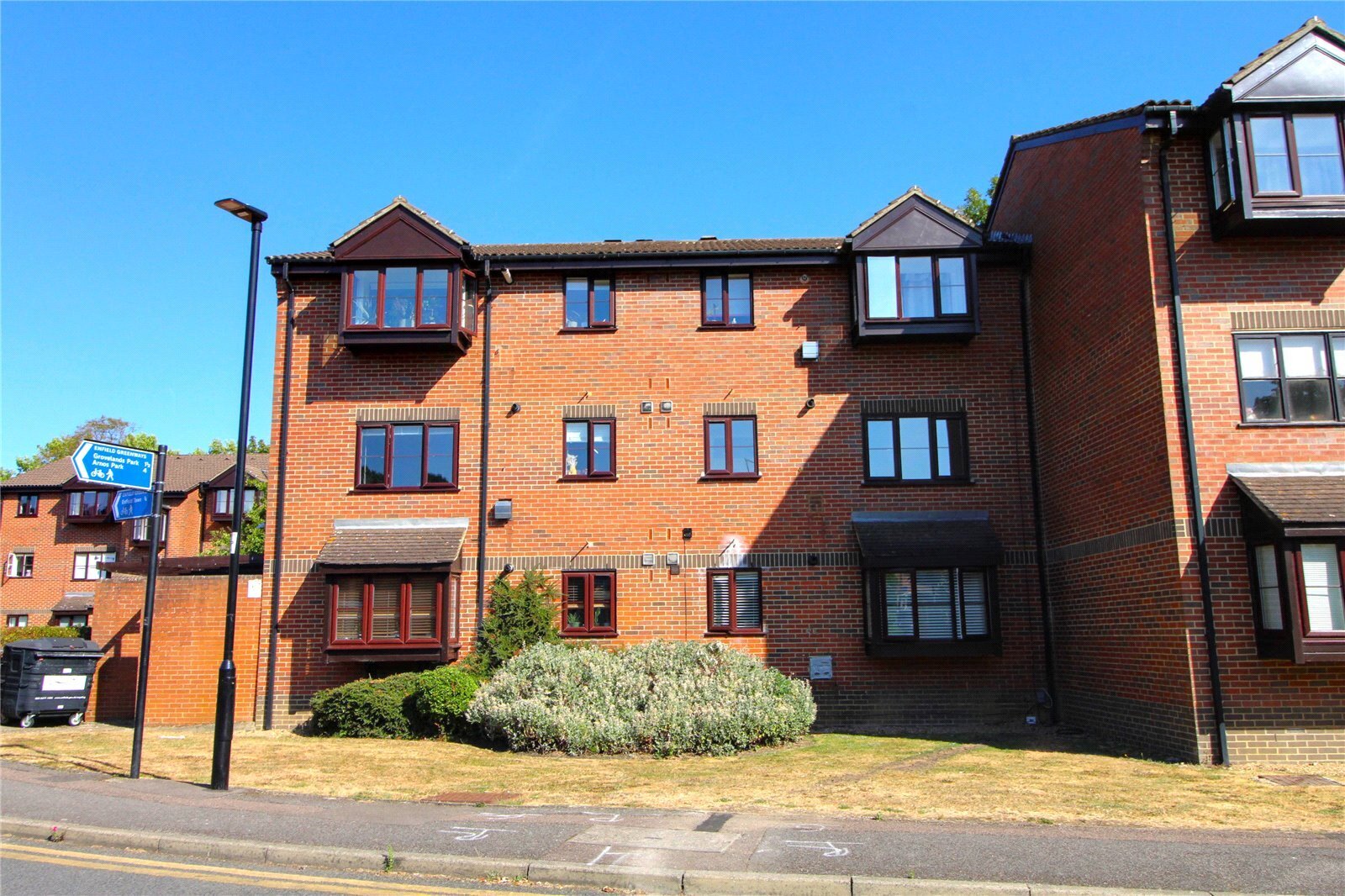 Gladbeck Way, Enfield, Middlesex, EN2 Image 1