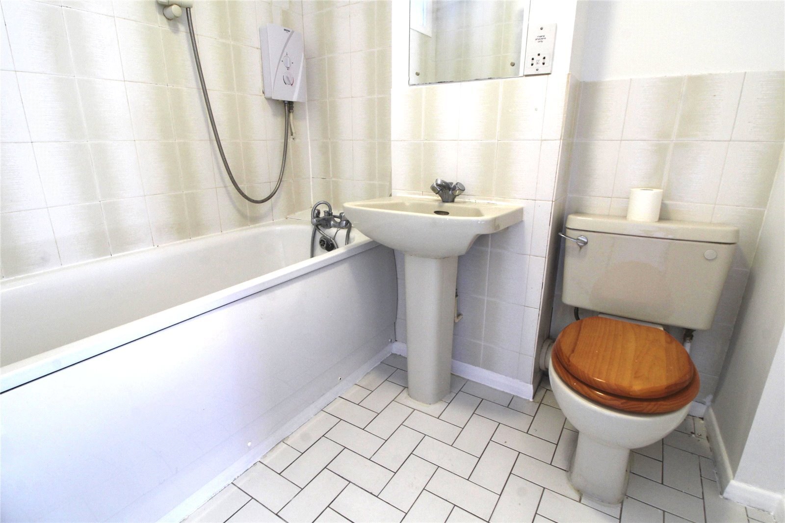 Gladbeck Way, Enfield, Middlesex, EN2 Image 7