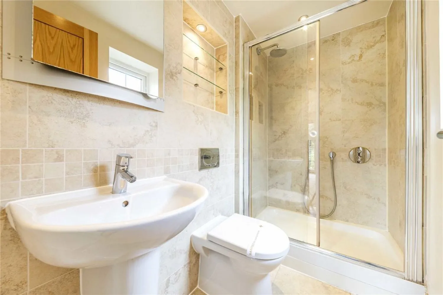 Sheerwater Road, Addlestone, KT15 photo 6